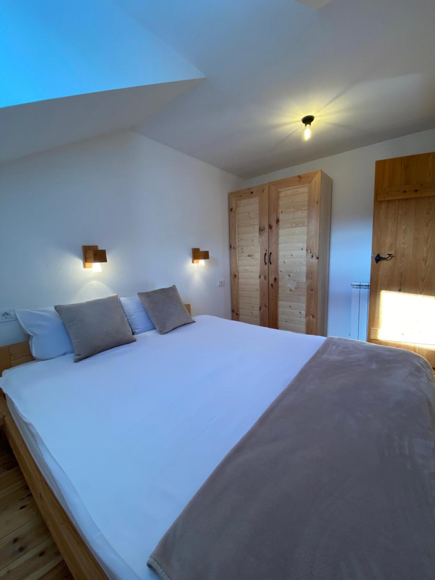 Pubhouse & Rooms Pahulja โคลาชิน ภายนอก รูปภาพ
